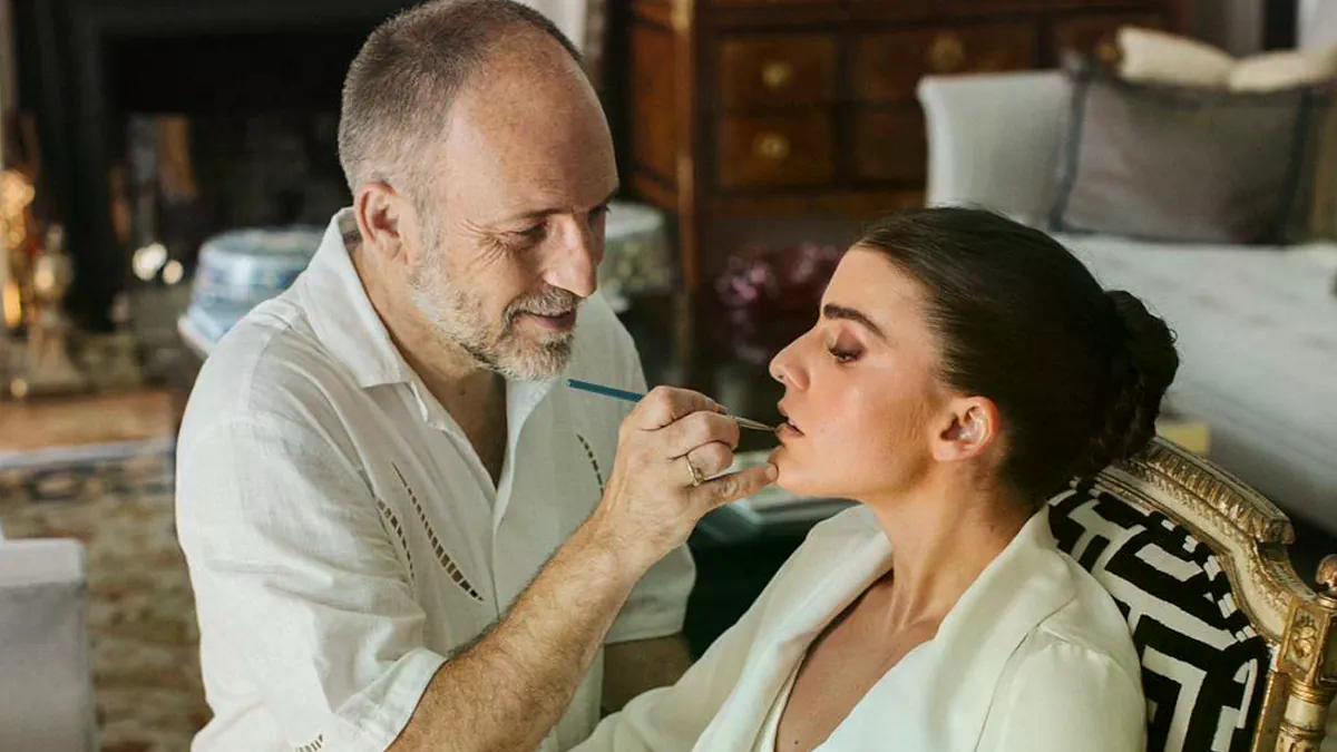 La novia madrileña que brilló con su maquillaje de ojos ahumados granate y vestido de tirantes ebx.sh/6BmSFd