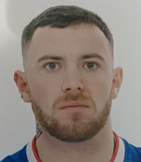 PSOSAbershire's tweet image. Appeal to trace Jonathan Woods, 27, last seen on Tues in the Greens, New Deer. He's 5ft 7, short hair, one brown/one blue eye, 'Lucky' tattoo on neck, Northern Irish accent. Wearing orange trainers & bright orange jacket.
Info to police via 101. Quote inc no 2050/03/07/25.