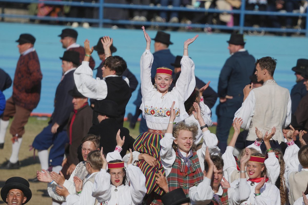 With Presidents <a href="/AlarKaris/">Alar Karis</a> of Estonia and <a href="/GitanasNauseda/">Gitanas Nausėda</a> of Lithuania at the Estonian Song and Dance Festival. Music and culture have been both survival kit and source of inspiration of the Baltic nations throughout hard and good time🇱🇻 🇪🇪 🇱🇹