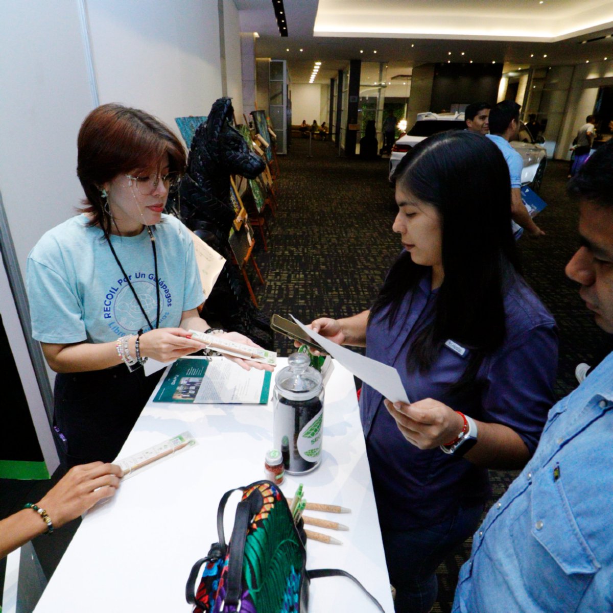 #APEL y nuestra iniciativa #RECOIL estamos presentes en #AutoShow2025, mostrando cómo la gestión responsable de aceite lubricante usado y sus envases vacíos se transforman en oportunidades para proteger el agua y el entorno ♻️

👉 Visita nuestro stand en el Centro de Convenciones