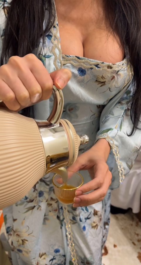 تقهوينا من دلال المحبة وارتوينا من معانيها
#مساء_الخيرᅠ ♡♡♡♡