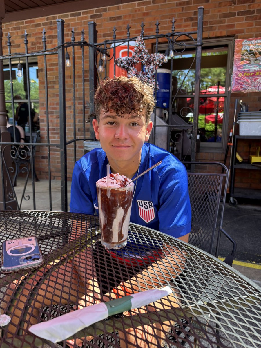 Two days off from soccer training = milkshake 🥤🍫