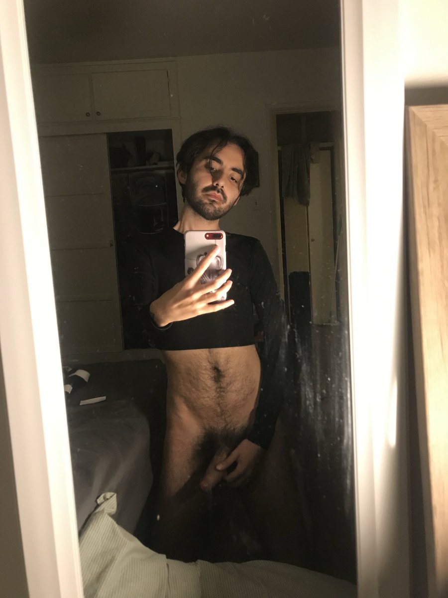 this pic of me as a twink 😭🥹