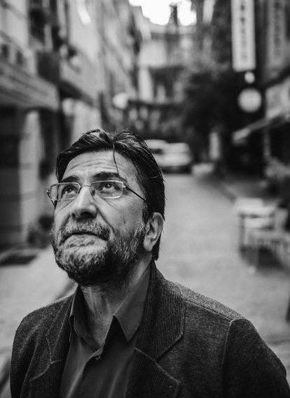 Gazeteci, yazar ve televizyon yorumcusu Nihat Genç’in vefatını üzüntüyle öğrendim.

Merhum Nihat Genç’e Allah’tan rahmet, yakınlarına ve sevenlerine başsağlığı diliyorum.

mekanı cennet, makam-ı âli olsun