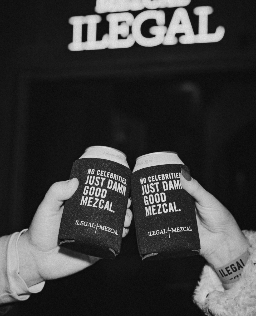 IlegalMezcal's tweet photo. Nobody Drinks Alone https://t.co/by5ClAgUsy