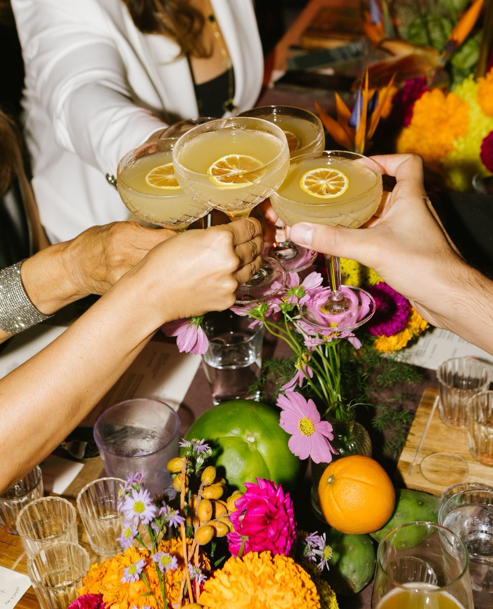 IlegalMezcal's tweet photo. Nobody Drinks Alone https://t.co/by5ClAgUsy