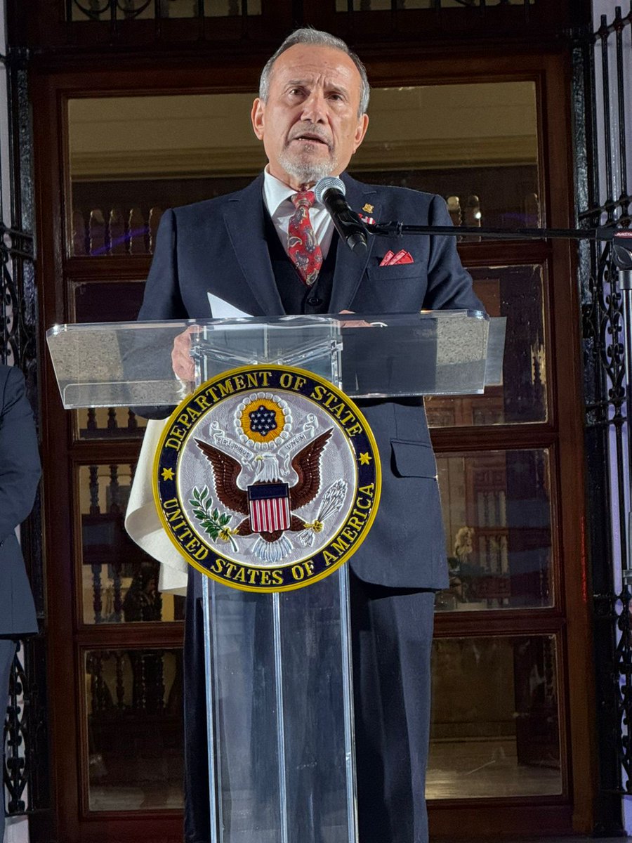Conmemorando el 249.º aniversario de la Independencia de los EE.UU., nuestro Director Ejecutivo <a href="/adefilippi/">Aldo R. Defilippi</a> y representantes de <a href="/amchamperu/">AmCham Perú</a> participaron en la recepción organizada por <a href="/USEMBASSYPERU/">Embajada EEUU Perú</a>, que reunió a autoridades y líderes del sector empresarial. #4thofJuly
