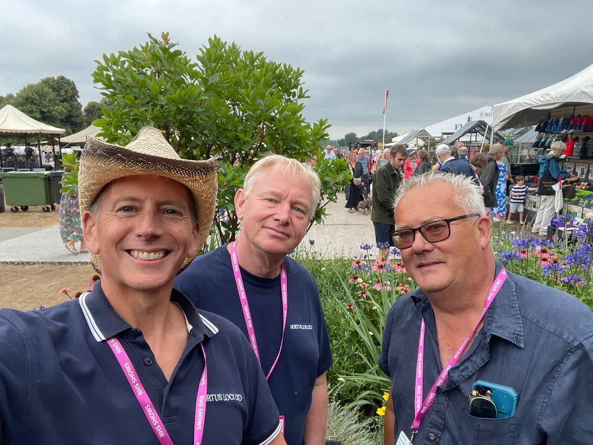 HortusLoci's tweet image. 🌿 What a week at #RHSHamptonCourt - we've been so busy, with Teucrium marum and Allium 'Sugar Melt' selling out, and Agastache 'Morello' nearly gone.

Hero of the hour, Neil, brought a load of fresh stock over yesterday!

🙌 Visiting this weekend? Find us next to the bandstand!