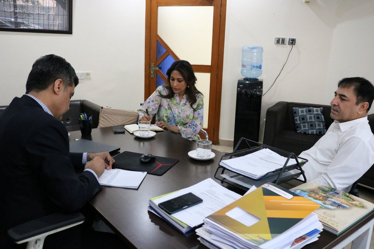 PunjabSDGsUnit's tweet image. A @UNFPAPakistan mission, led by Program Analyst @sshah321, met with @amaneconomist, Project Manager @PunjabSDGsUnit, to discuss #DataForDevelopment in the context of #SDGs and #EvidenceBasedPolicy formulation in #Punjab.
#Agenda2030 #RisingPunjab