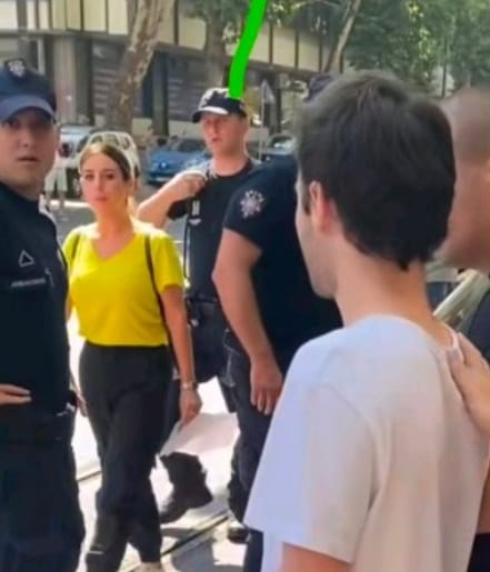 advokatjanjic's tweet image. Hajde da raskrinkamo i policajce koji su priveli maturanta Filipa Grujovića.
1. Nemanja Marković, PS Lazarevac;
2. Ilija Dogančić, komandir PS Lazarevac;
3. Dejan Radovanović, vozač ovoga pod br. 2.
Sad znamo ko su. I neka znaju, kad uniforma stane uz nepravdu, više nije časna.