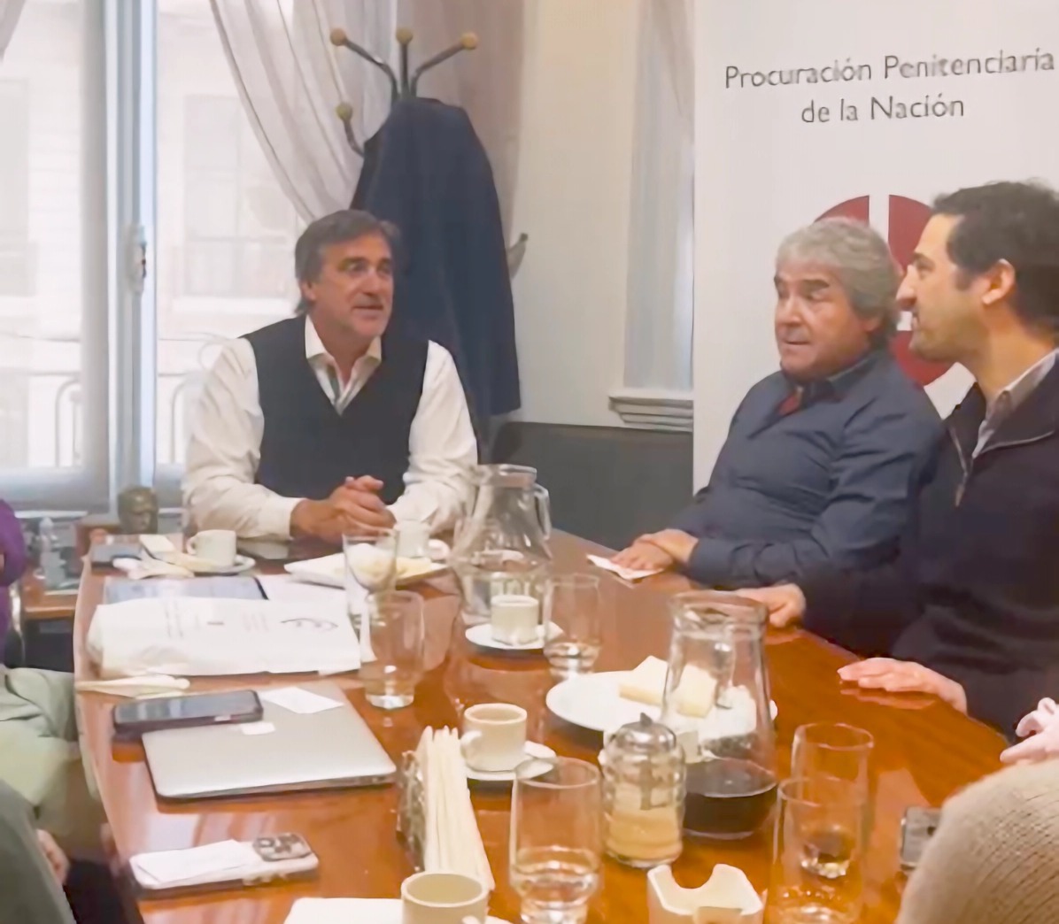 PPNArg's tweet photo. 👥  El procurador penit. adj., @cejasmeliare, se reunió con el presidente del @CNPTArgentina, @JuanchIrrazabal, en el marco del proyecto con la @DefensoriaCol, donde conversaron sobre la importancia de crear el mecanismo nacional en Colombia y destacaron la experiencia argentina. https://t.co/rEFymNjsvc
