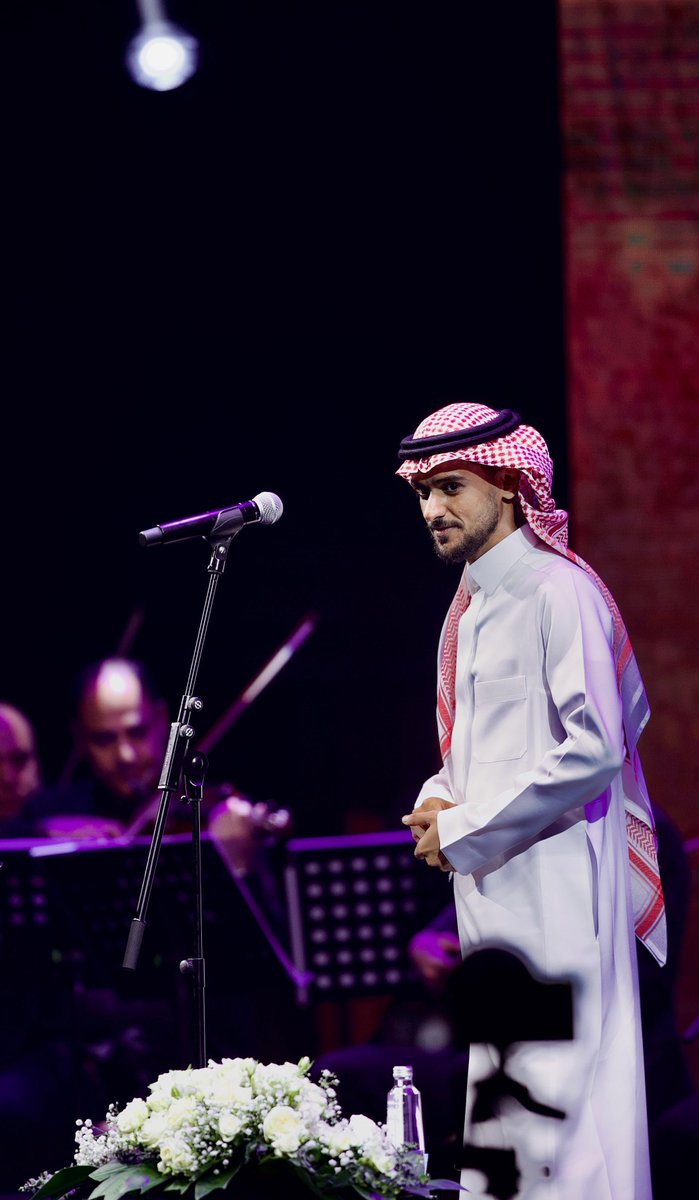 صور الفنان #عايض من حفلة ڤوكالي 📸💙