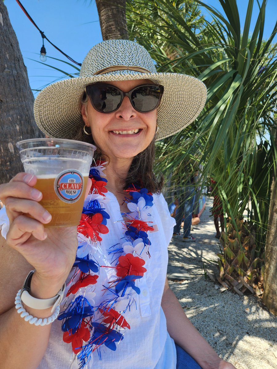 JohnMummert1's tweet image. It&apos;s Boat Parade time again. 
Once again, I got the Queen!
Happy 4th Everybody!