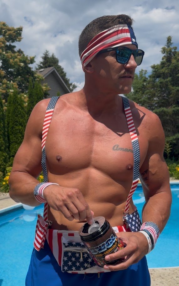 magatoronto's tweet photo. mandatory gym attire for the Fourth of July 🇺🇸🇺🇸🇺🇸🇺🇸🇺🇸🇺🇸🇺🇸🇺🇸 #MAGA #MakeAmericaGreatAgain #MakeAmericaSwoleAgain #muscle #bodybuilding #bodybuilder #teamTrump #TrumpTrain #IndependenceDay https://t.co/l9QslBea5Z