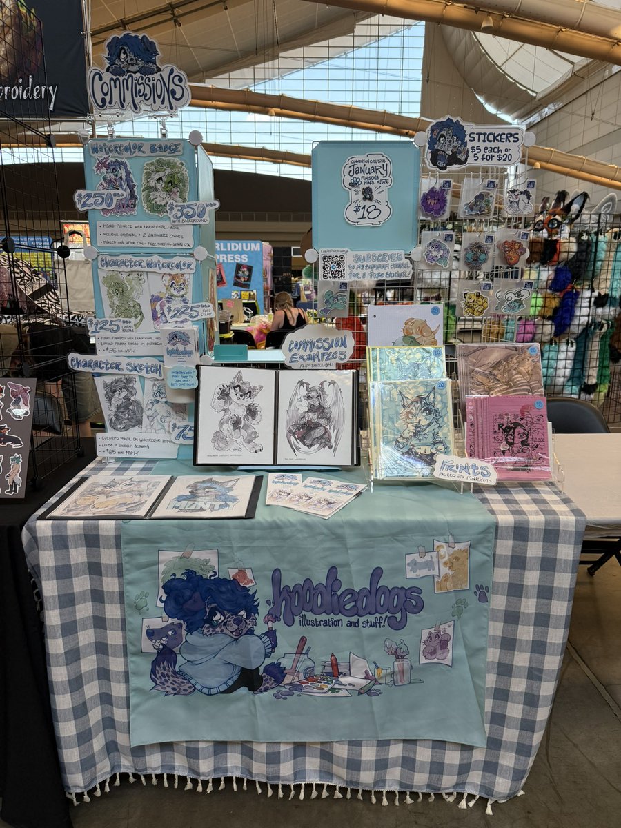 hoodiedogs_'s tweet image. come see me at AC!!! table JB29 all weekend 💞