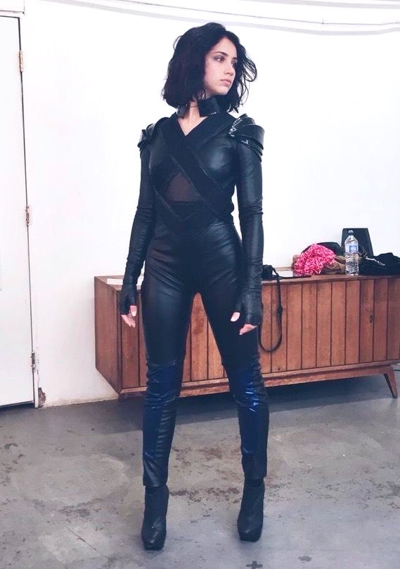 xPR_INCESS's tweet photo. she  tried  out  a  new  outfit  to  fit  the  team  better. https://t.co/mTKbI1mzZD
