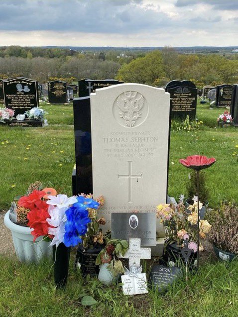 Thomas’ funeral and final resting place😢💔

Thank you for your service Thomas ❤️

Lest we forget 🇬🇧