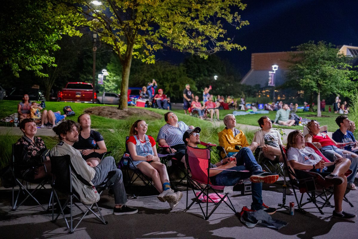 Minnetrista's tweet photo. 🎆 The Fourth of July at Minnetrista starts at 6 p.m.!

📍 Parking: Delaware Co. Fairgrounds, Wheeling Ave gate only

Bring your blanket—let’s celebrate!
#FourthAtMinnetrista #MuncieEvents https://t.co/Pj2vvGEyEW