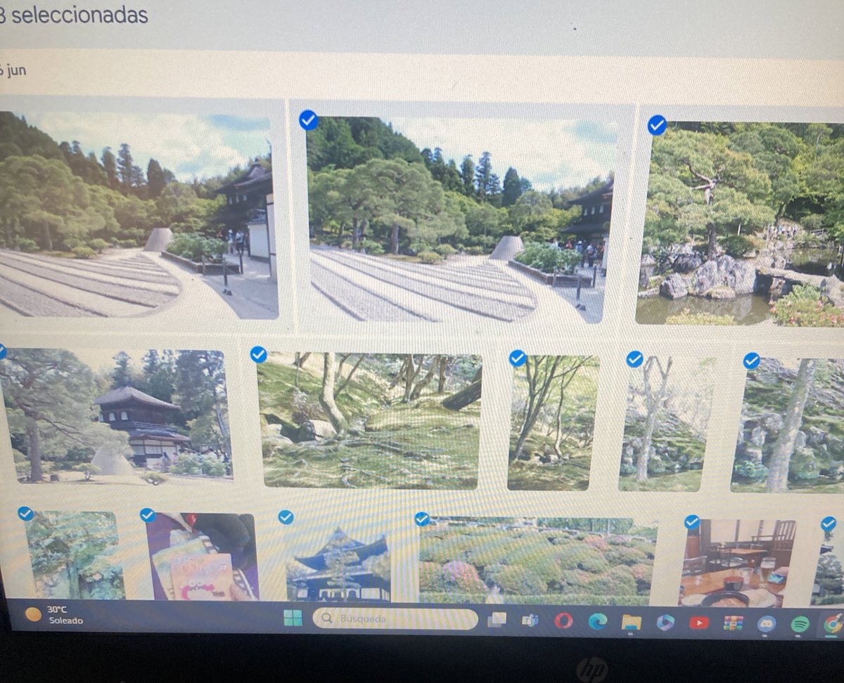 Por fin me he dignado a empezar a organizar las fotos del viaje.

Primero estoy seleccionando todas las que sean del viaje, aunque estén repetidas y quitando las estén súper borrosas, ya luego cuando estén todas en una misma carpeta empezara la criba.

Casi 2.000 llevo ya 😂