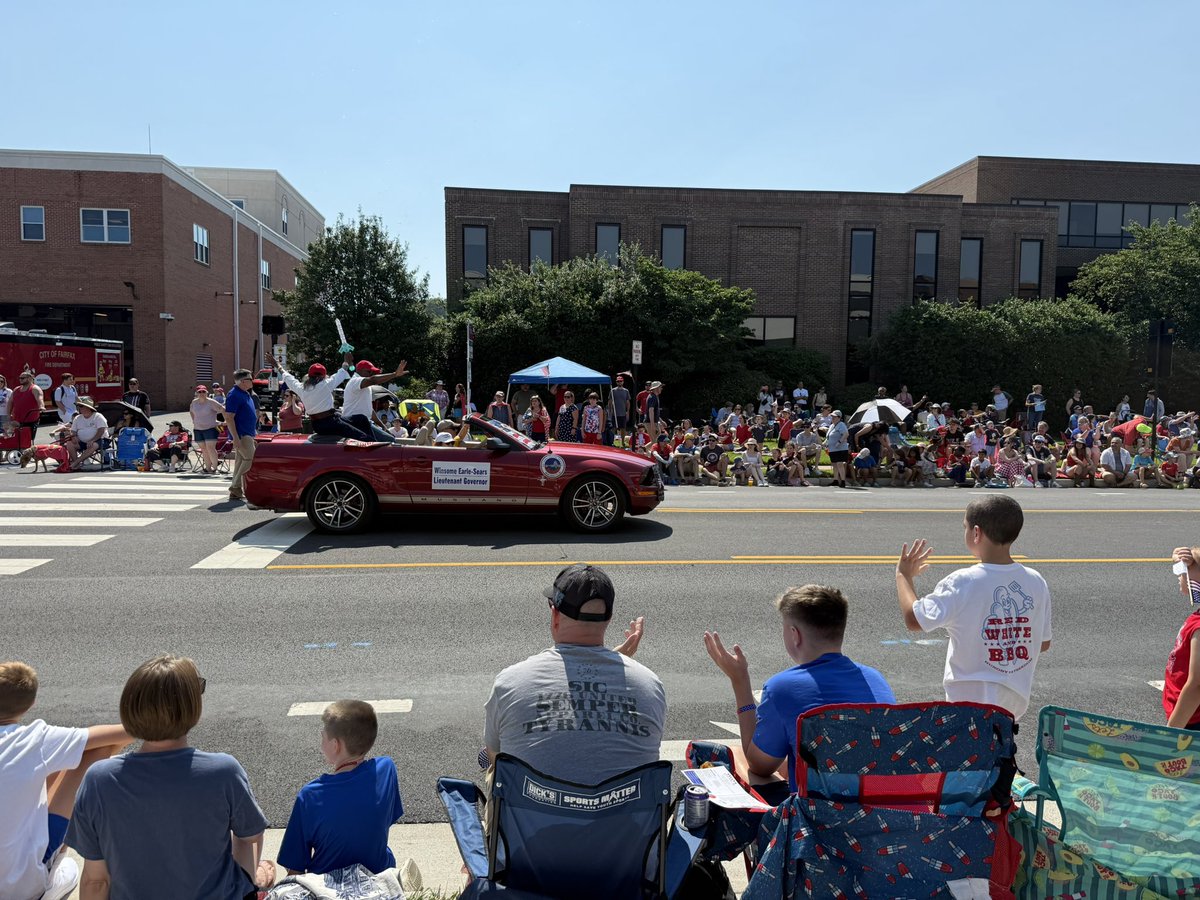 Happy Fourth of July, Fairfax!

Thank you to everyone who came out to celebrate our country’s birthday today at the Fairfax 4th of July Parade! 

God bless our troops, and God bless these United States! 🇺🇸