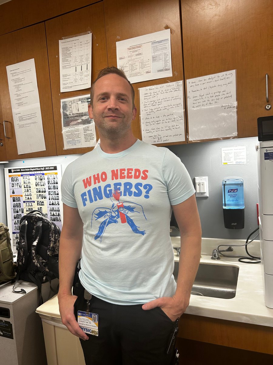 Dear America: Fireworks are for the sky, not your hands. See you in the trauma bay 💉🚑🎇
Happy 4th of July from our team! 

#ERDoctorDiaries#trauma#ERlife