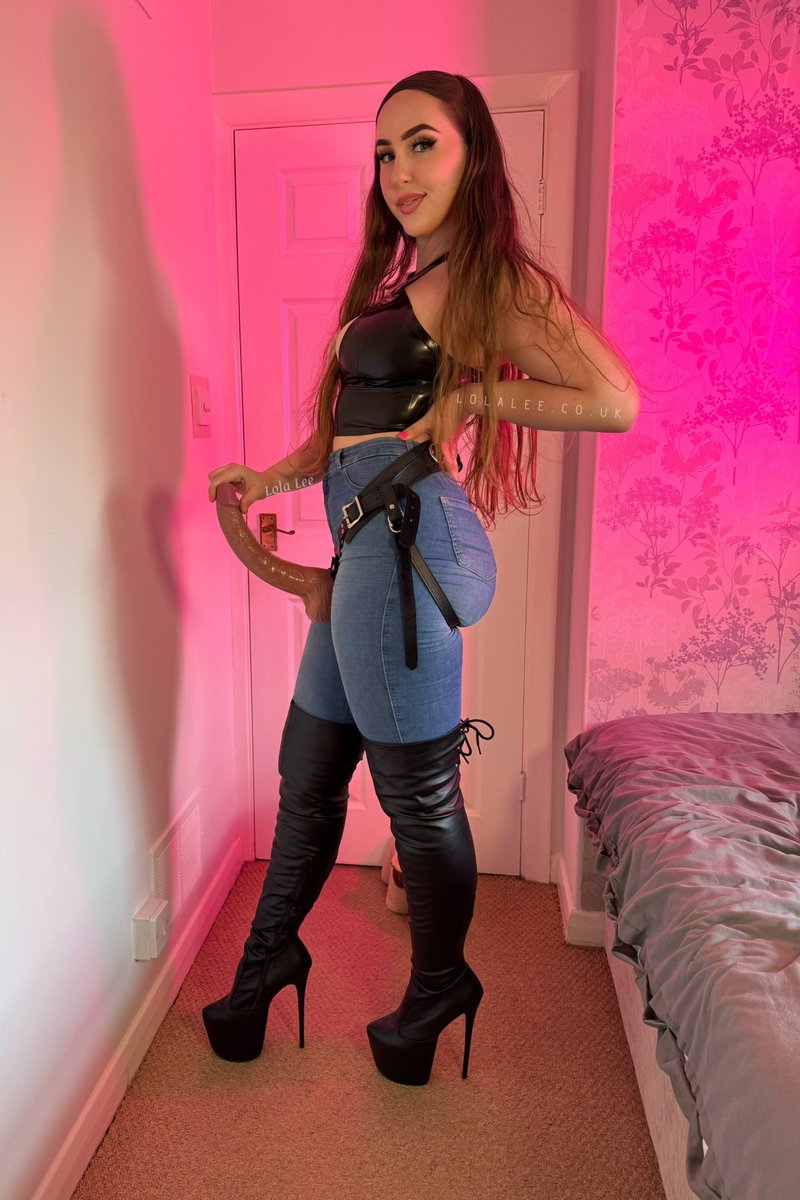 Lola Leeβ¨ (@latexlolalee) on Twitter photo Mommyβs got NEW Leather thigh high boots & a NEW realistic ejaculating 12β cock!π What do you think?ππ€ Mommyβs got NEW Leather thigh high boots & a NEW realistic ejaculating 12β cock!π What do you think?ππ€