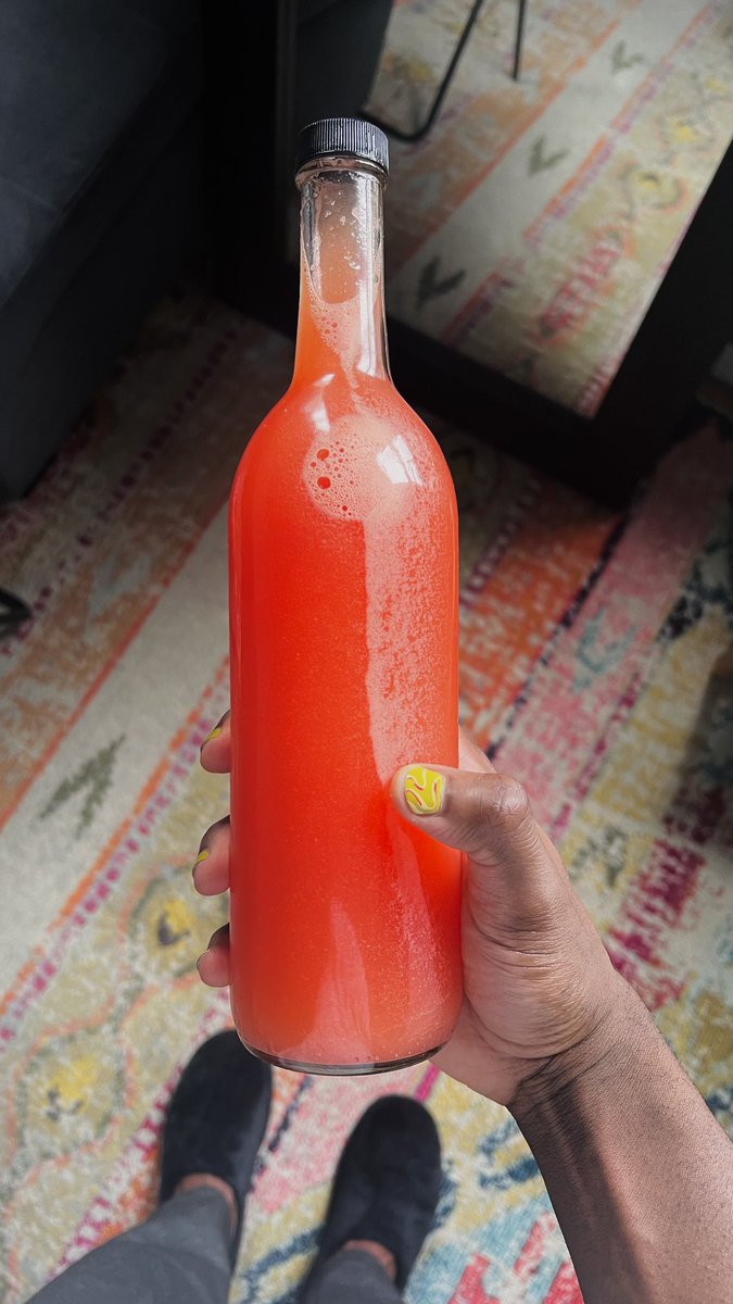 Prince_Fynnd's tweet photo. pineapple, watermelon and ginger juice. 

Best combo for stronger erections and  premature ejaculation. 

Help a bro tonight!! https://t.co/HiccPlqNJX