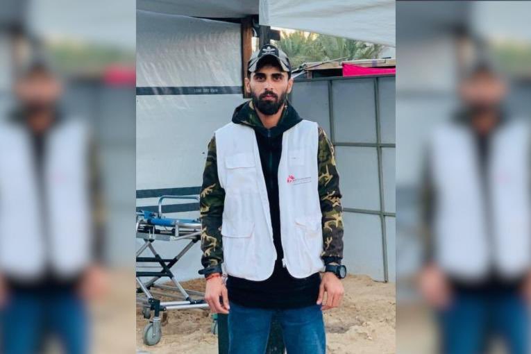 Le Micro🎙️ (@lemicrofrance) on Twitter photo 🚨🇮🇱🇵🇸 ALERTE INFO | Israël a TUÉ Abdullah Hammad, membre de Médecins Sans Frontières, alors qu’il tentait désespérément de récupérer des sacs de farine sur un camion d’aide humanitaire. (<a href="/MSF_france/">MSF France</a>) 🚨🇮🇱🇵🇸 ALERTE INFO | Israël a TUÉ Abdullah Hammad, membre de Médecins Sans Frontières, alors qu’il tentait désespérément de récupérer des sacs de farine sur un camion d’aide humanitaire. (<a href="/MSF_france/">MSF France</a>)