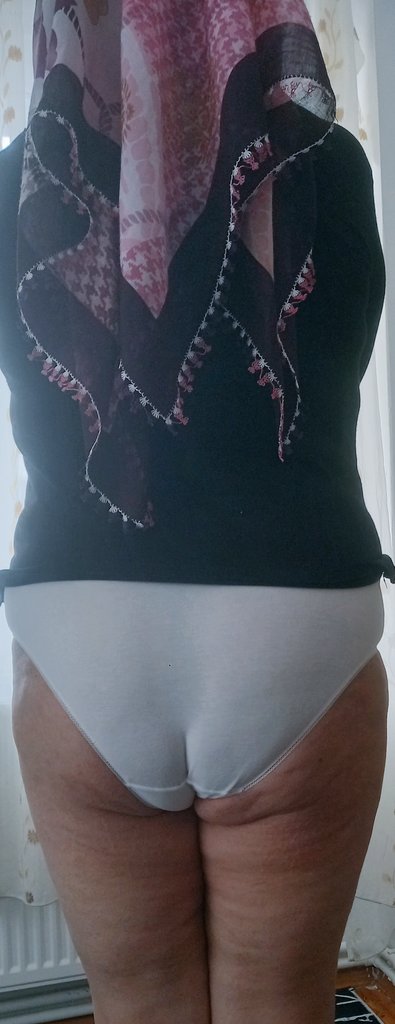 Merak ediyorum acaba karımı arkadaş yada akrabalar dan arzulayan kimse varmıdır..sizce??