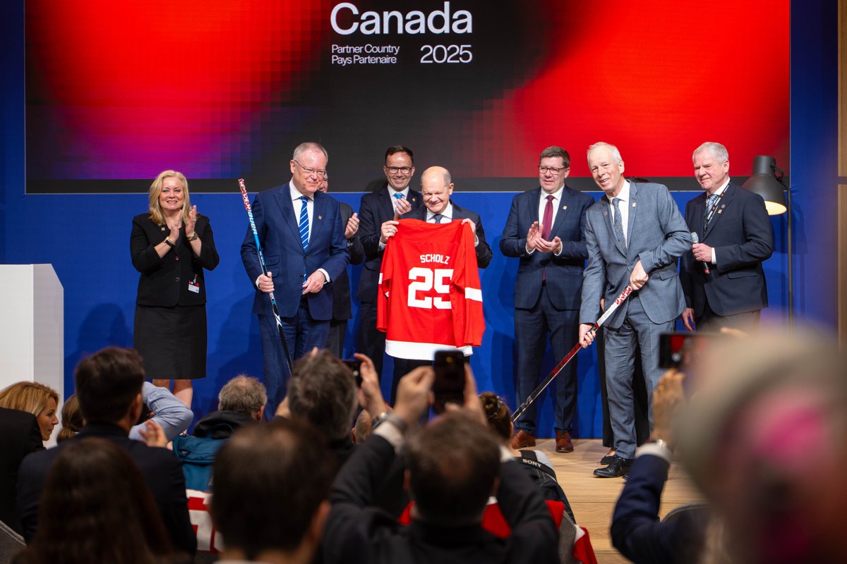 La foire <a href="/hannover_messe/">HANNOVER MESSE</a> de 2025 en chiffres: 
- Plus de 500 exposants et délégués canadiens
- Un espace de 5000 m² dédié à l’#InnovationCdn
- 127 000 visiteurs de 150 pays
- 1 scène mondiale 

Plus de faits saillants sur la #HM25: ised-isde.canada.ca/site/isde/fr/h…