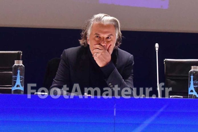 Ce vendredi 4 juillet, 2025, une plainte a été déposée auprès du parquet national financier (PNF) par l’association AC! Anticorruption:

Elle met en cause plusieurs dirigeants du football français dont:
Vincent Labrune (président de la LFP)
Nasser Al-Khelaïfi (PSG)
Jean-Pierre