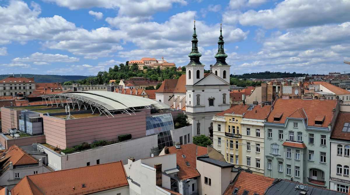 Nómadas (RNE) (@nomadasrne) on Twitter photo 'Brno: resplandor y tinieblas en Moravia'. 🇨🇿 Escucha y descarga nuestro paseo sonoro por la segunda ciudad de Chequia. Disponible en #RNEAudio y el resto de plataformas.
🎧 Podcast: rtve.es/a/16652018
#NómadasBrno <a href="/rne/">Radio Nacional</a> <a href="/rtve/">RTVE</a> <a href="/CzechRepublicES/">VisitCzechia_España</a> 'Brno: resplandor y tinieblas en Moravia'. 🇨🇿 Escucha y descarga nuestro paseo sonoro por la segunda ciudad de Chequia. Disponible en #RNEAudio y el resto de plataformas.
🎧 Podcast: rtve.es/a/16652018
#NómadasBrno <a href="/rne/">Radio Nacional</a> <a href="/rtve/">RTVE</a> <a href="/CzechRepublicES/">VisitCzechia_España</a>