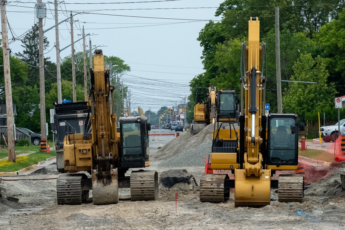 The roadwork underway on Third Street West and Scott Street in Fort Frances is proudly supported by our government’s Connecting Links program.
 
Together with Mayor Hallikas, we’re ensuring families &amp; businesses in the Northwest have the reliable road infrastructure they deserve.