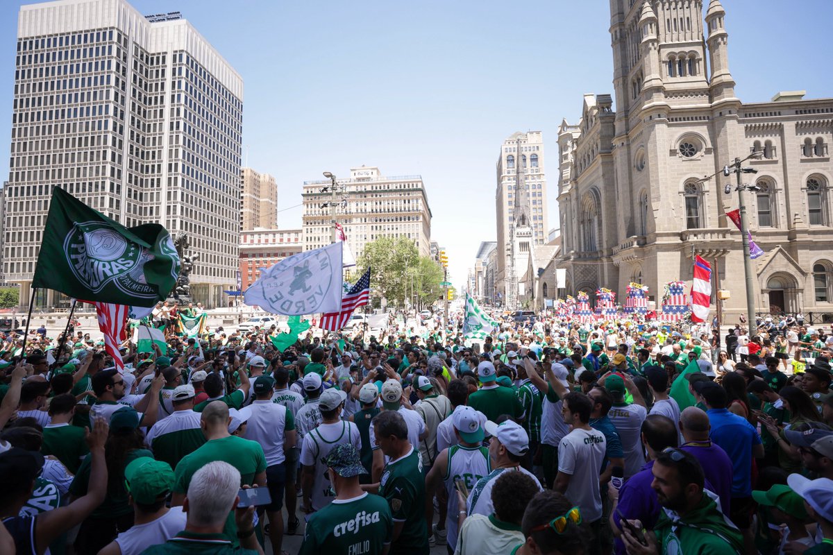 Torcida do Palmeiras na Filadélfia. Absurdo! 

📸 <a href="/podporco/">PodPorco</a> / <a href="/DaniloYoshioka/">Danilo Martins Yoshioka</a>
