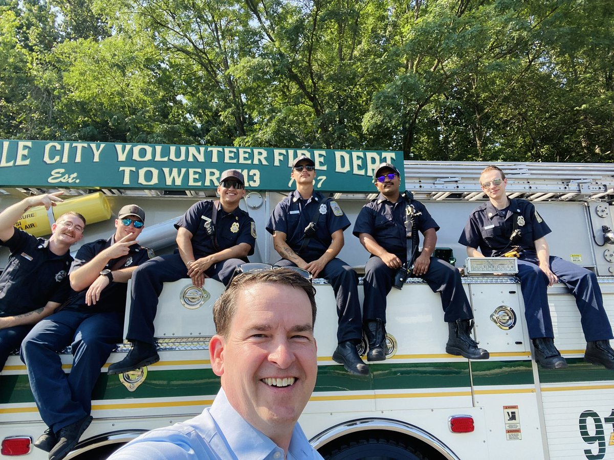 JeremyMcPike's tweet image. Happy 4th of July! It’s always a joy to celebrate with so many friends, neighbors, and community members at the annual Dale City Parade! 🇺🇸