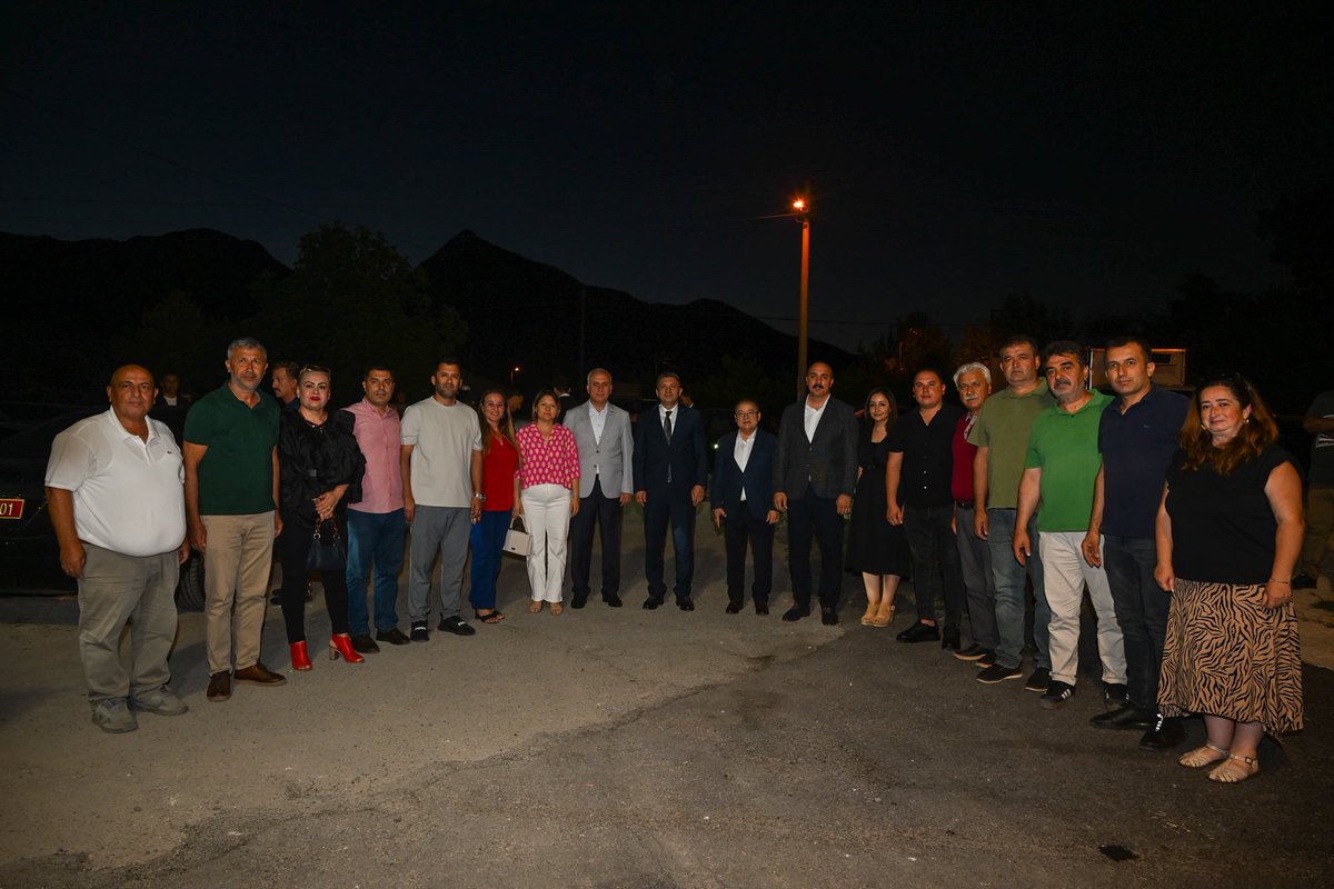 📍 Yas-ı Muharrem Oruç Açma Buluşması

 Valimiz Hulusi Şahin, Konyaaltı Belediyesi ve Karatepe Mahallesi Kültür Dayanışma Yaşatma ve Yardımlaşma Derneği tarafından düzenlenen Yas-ı Muharrem Oruç Açma Buluşmasında canlarla bir araya geldi. 

“Yas-ı Muharrem, acının, sabrın ve