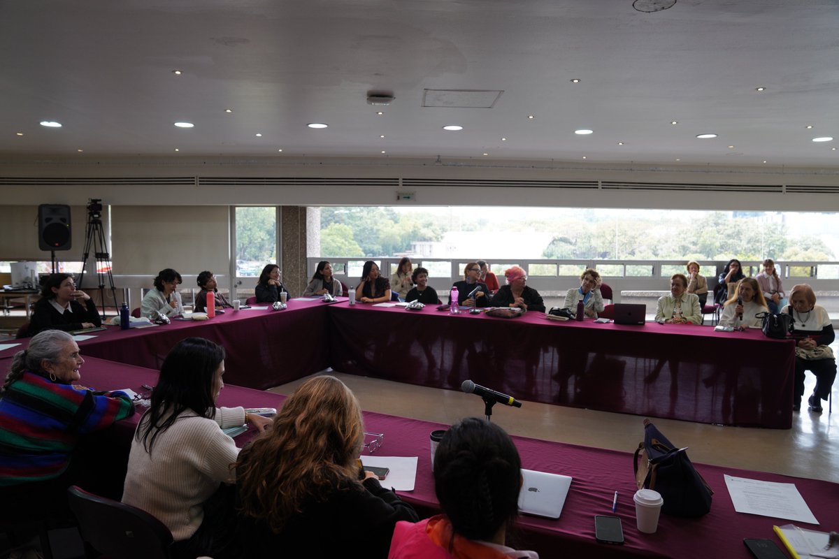 CEGColmex's tweet image. Hace una semana celebramos la clausura del Curso de verano 2025 “Desbordar el canon: Escritoras mexicanas de los siglos XX y XXI”. Agradecemos la participación del estudiantado y de las profesoras del Taller de Teoría y Crítica Literaria Diana Morán. ¡Hasta el próximo año! 📚👏