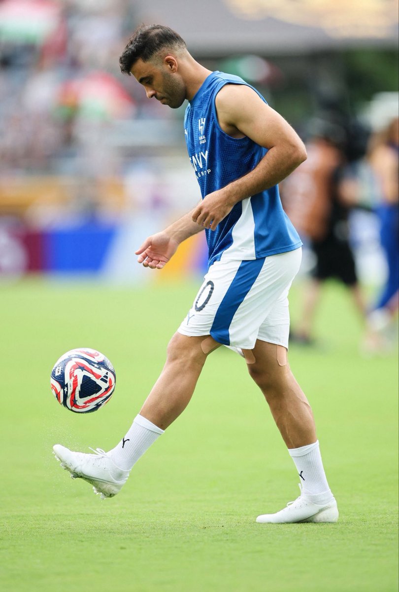 والله اثق في ابو رزيقه يدخل الشوط الثاني ويحسمها باذن الله