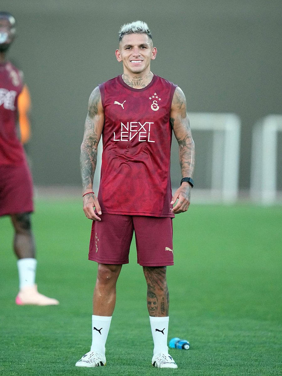 Felicidad enorme 💛❤️ 
De vuelta en casa y con muchas ganas de trabajar 💪🏻⚽️