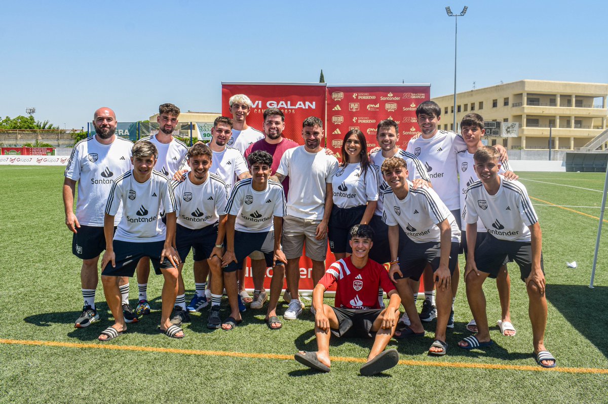 𝐆𝐑𝐀𝐂𝐈𝐀𝐒 ❤️

🥹❤️ Gracias a todos nuestros monitores por su trabajo incansable, su implicación y el compromiso que han demostrado día tras día con cada niño y niña.

🫶 ¡Sois el alma del #CampusJaviGalán! ¡Gracias por transmitir los valores que hacen grande este proyecto!