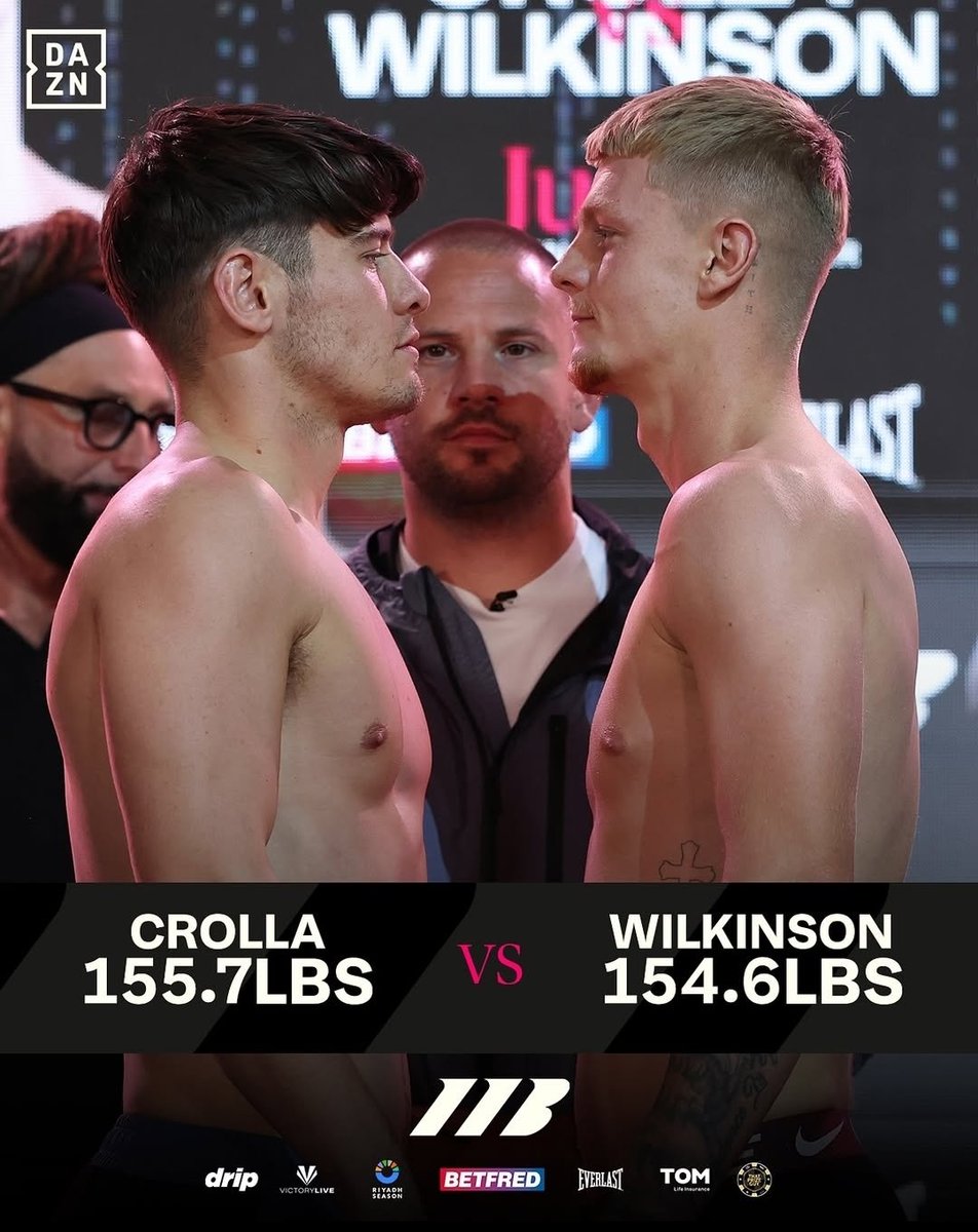 KynochBoxing's tweet image. Weigh-in Complete β
οΈ
Fraser Wilkinson and William Crolla have stepped on the scales and went head to head. π₯
Crolla - 155.7lbs
Wilkinson - 154.6lbs
Now they meet in the ring tomorrow night at the AO Arena in Manchester. π
#boxing #kynochboxing
