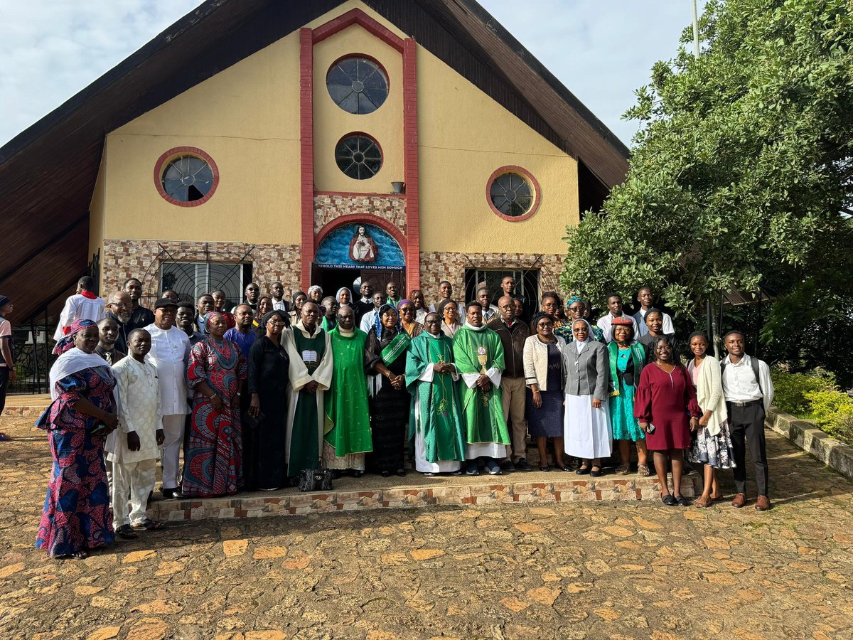 PeterOkopi2's tweet image. Association of Catholic medical Practitioners of Nigeria (Catholic Doctors)'s National Convention.
I was privileged to sing the psalm at a mass celebrated by His Lordship Bishop Kukah.