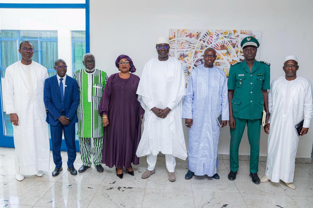 FAO West Africa (@faowestafrica) on Twitter photo 🤝 The <a href="/FAO/">Food and Agriculture Organization</a> supported 🇸🇳 Senegal’s #GreatGreenWall initiative by signing✍️ the #SURAGGWA project on July 4⃣ with the Ministry of Environment and Ecological Transition.
Funded by <a href="/theGCF/">Green Climate Fund</a> with over 5⃣ billion FCFA, it will boost the resilience of ecosystems and communities. 🌱 🤝 The <a href="/FAO/">Food and Agriculture Organization</a> supported 🇸🇳 Senegal’s #GreatGreenWall initiative by signing✍️ the #SURAGGWA project on July 4⃣ with the Ministry of Environment and Ecological Transition.
Funded by <a href="/theGCF/">Green Climate Fund</a> with over 5⃣ billion FCFA, it will boost the resilience of ecosystems and communities. 🌱