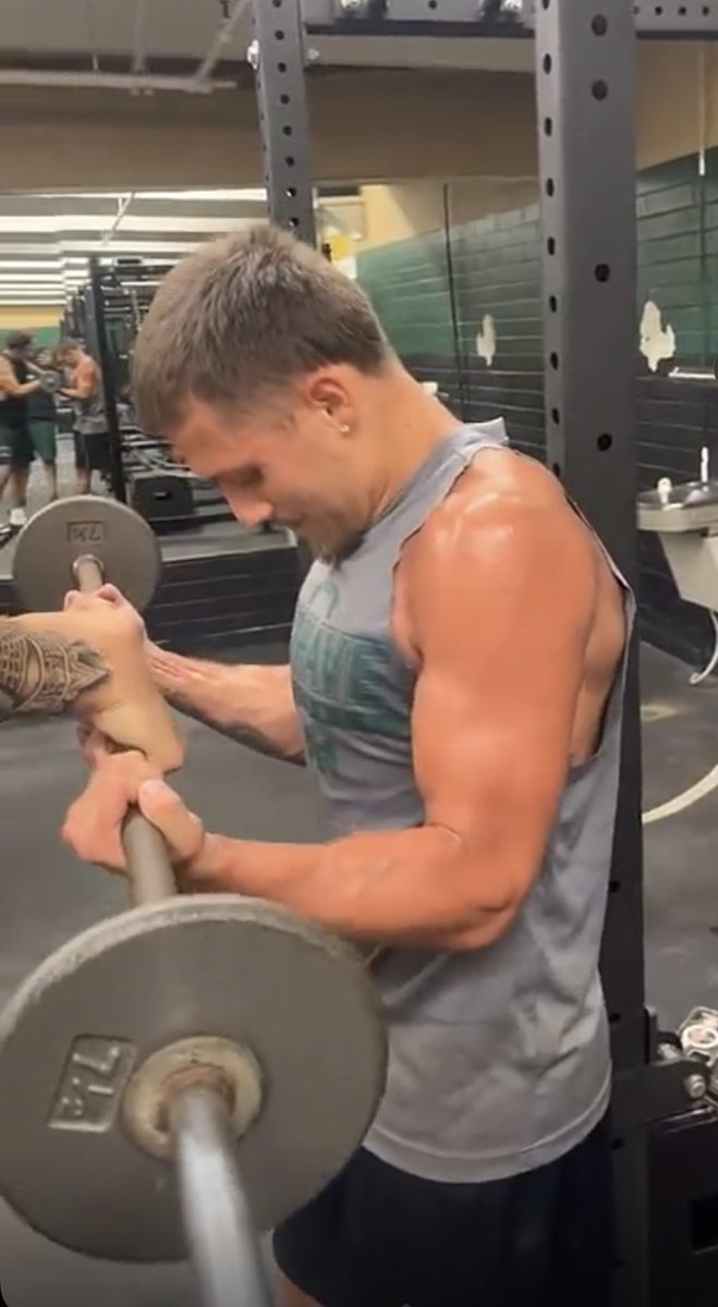 -Getting stronger
-grinding harder than ever
-locked in
-dedicated
-stronger and bigger for senior year
 
Comeback szn coming🤞🏽🏈 
<a href="/MohaveThunder/">Mohave Thunderbirds</a> <a href="/RandyMo116/">Randy Moreno</a> <a href="/rolverabruinaz/">Rudy Olvera</a> <a href="/AZSPORTSNETWORK/">azsportsnetwork</a>