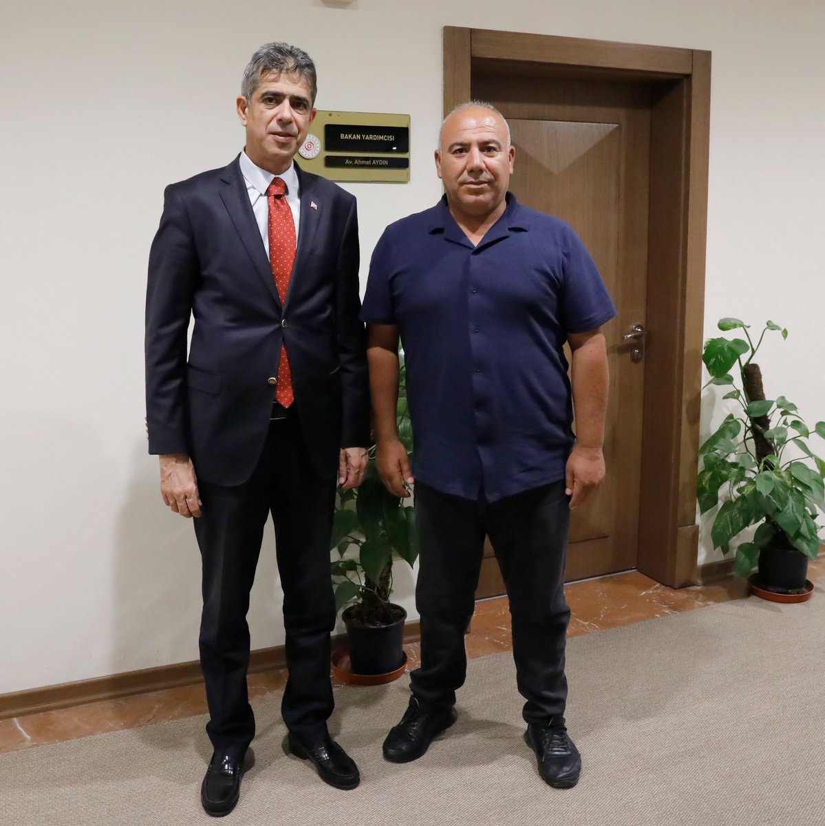 Hasip Kaya (@kayahasip) on Twitter photo Ziyaretleri ile bizleri onurlandıran Gönül Dostlarımıza teşekkür ediyorum.
<a href="/hasananuk/">Hasan Anuk 🟢</a> Ziyaretleri ile bizleri onurlandıran Gönül Dostlarımıza teşekkür ediyorum.
<a href="/hasananuk/">Hasan Anuk 🟢</a>