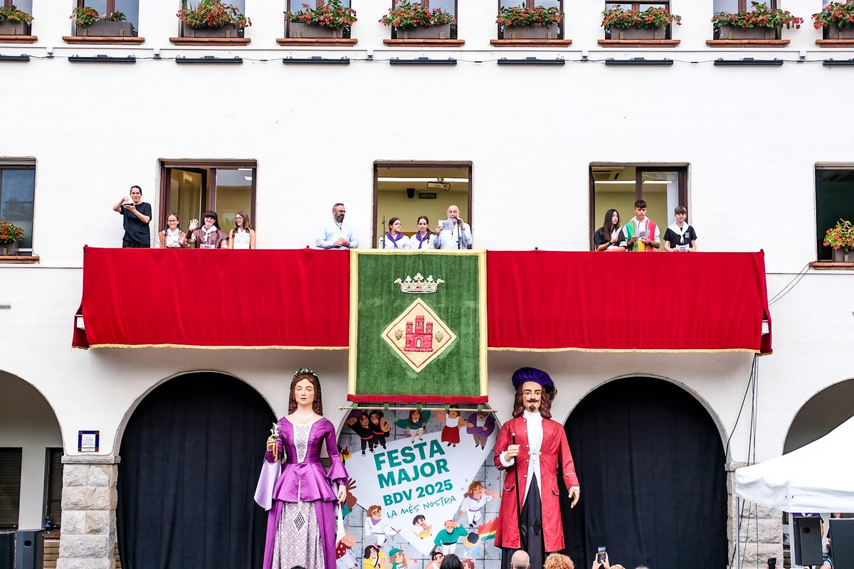 ajuntamentbdv's tweet photo. 📣La Festa Major 2025 ja ha donat el tret de sortida!

🥳Ho ha fet amb el pregó i amb un programa especial que s’ha emès en directe per TV Sabadell, pel canal municipal de youtube

😉Pots recuperar el vídeo del programa al nostre youtube https://t.co/ebTTFiHemr
Visca la #FMBdV25 https://t.co/dZuGT29t7G