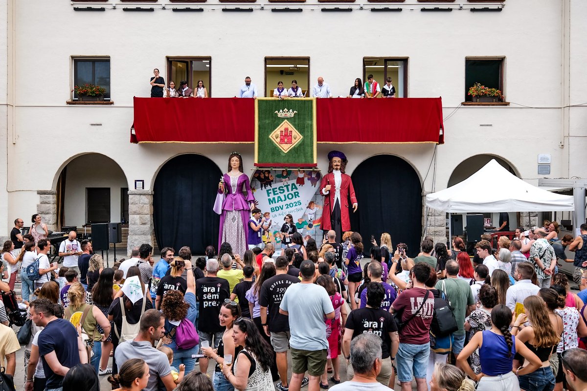ajuntamentbdv's tweet photo. 📣La Festa Major 2025 ja ha donat el tret de sortida!

🥳Ho ha fet amb el pregó i amb un programa especial que s’ha emès en directe per TV Sabadell, pel canal municipal de youtube

😉Pots recuperar el vídeo del programa al nostre youtube https://t.co/ebTTFiHemr
Visca la #FMBdV25 https://t.co/dZuGT29t7G
