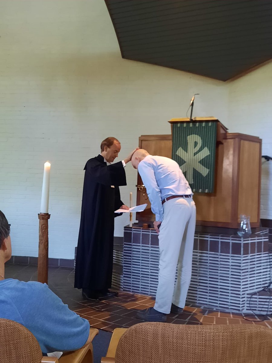 Vandaag mocht ik in Bussum een veertiger dopen. Hij ging op zoek en ontdekte de waarde van het Bijbelse verhaal. Het was bemoedigende en inspirerende ochtend!