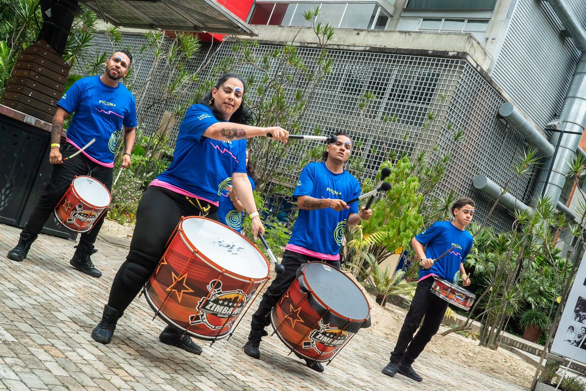 pyconcolombia's tweet image. At PyCon's intermission, rhythm took the stage 🥁🐍
A live batucada brought vibrant energy to the break: a reminder that our event is also about celebration and community.
A perfect moment to pause, recharge, and return to the sessions with renewed focus
#PyCon #PyConColombia