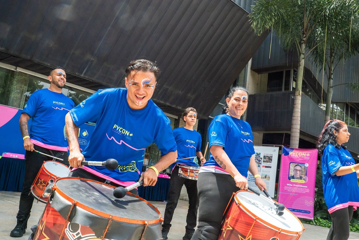 pyconcolombia's tweet image. At PyCon's intermission, rhythm took the stage 🥁🐍
A live batucada brought vibrant energy to the break: a reminder that our event is also about celebration and community.
A perfect moment to pause, recharge, and return to the sessions with renewed focus
#PyCon #PyConColombia